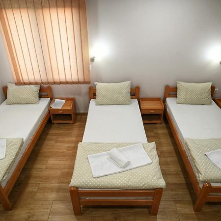 Prenociste I Restoran Ihthis Bajina Basta Ngoại thất bức ảnh