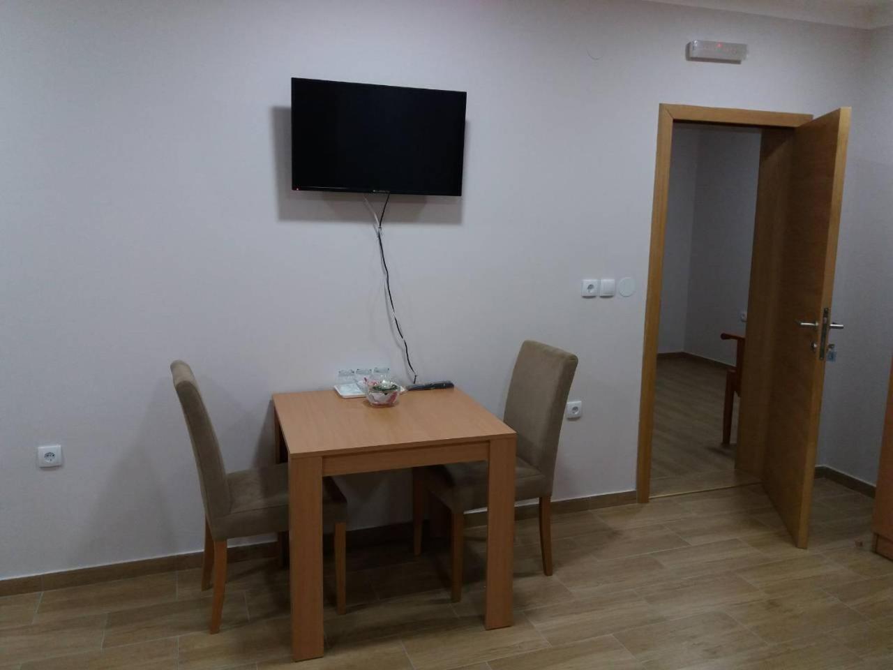 Prenociste I Restoran Ihthis Bajina Basta Ngoại thất bức ảnh