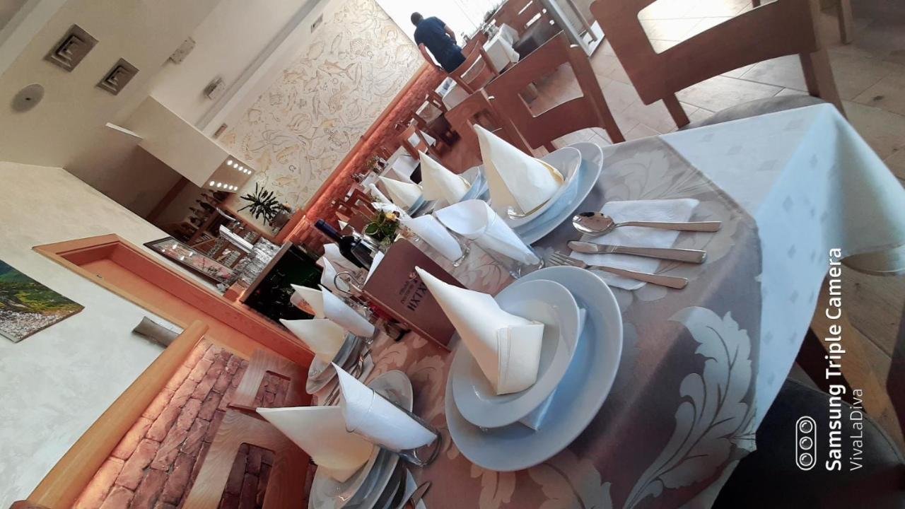 Prenociste I Restoran Ihthis Bajina Basta Ngoại thất bức ảnh